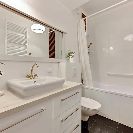 Center Jaglana Abcd With Parking